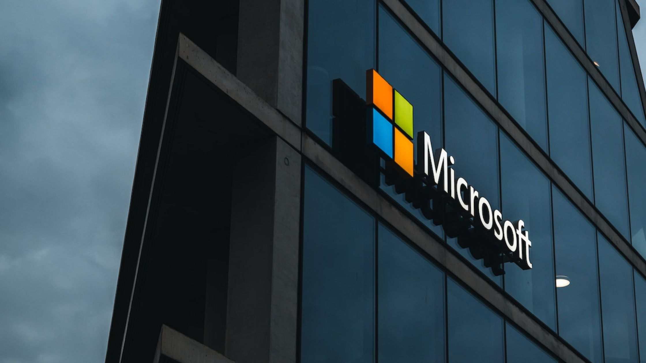 Ex-Exemployee 200m Microsoftbrandom