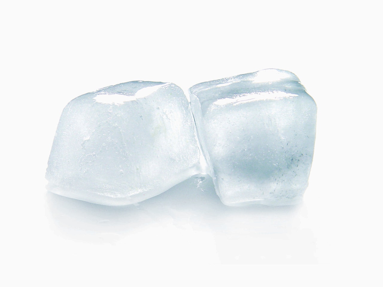 Wellhealthorganic.Com:Amazing Beauty Tips Of Ice Cube Will Make You Beautiful And Young